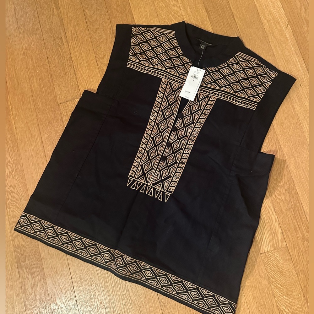 Banana Republic Cotton/Linen Blend Sleeveless Tank with Aztec embroidery detail